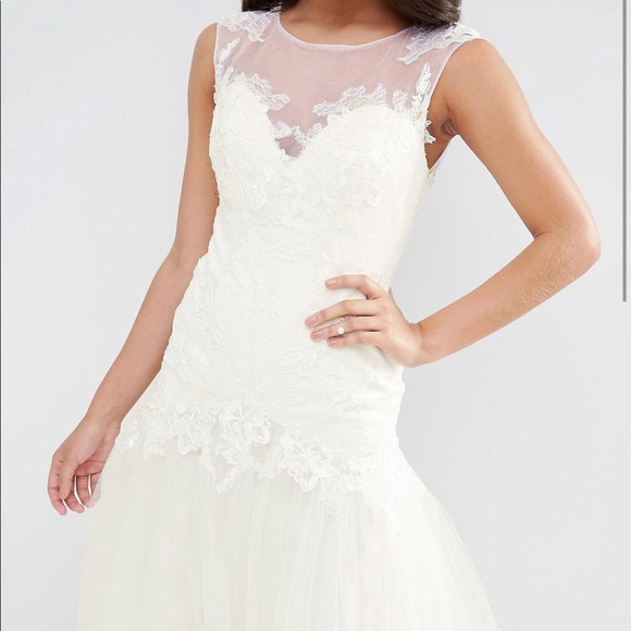 Wedding gown - Picture 4 of 5